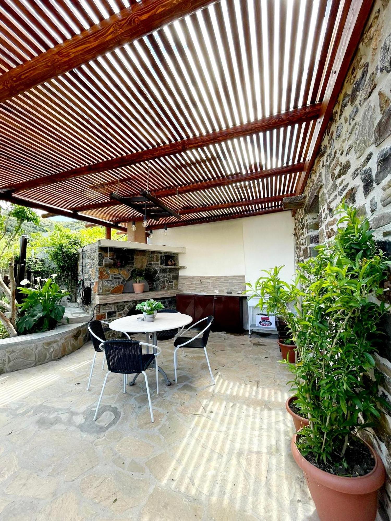 Platipodi Stone House Villa Nikithianos ภายนอก รูปภาพ